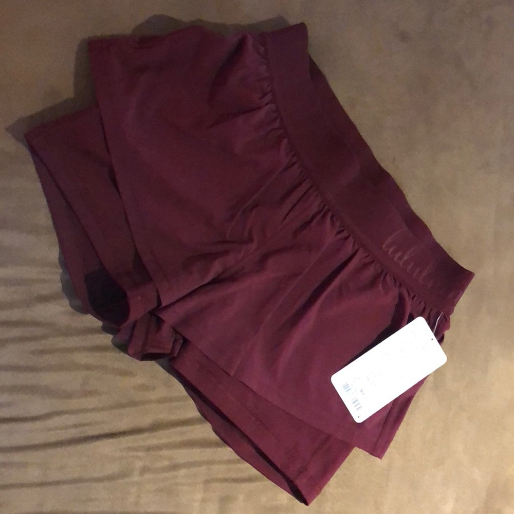 NWT Lululemon Box It Out Short Size 10 Burgundy